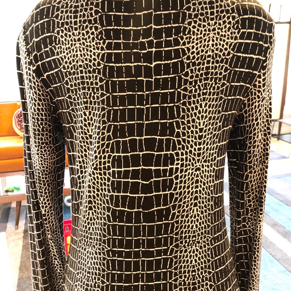 TART DRESS, worn once, side pockets, lightweight - Picture 5 of 8